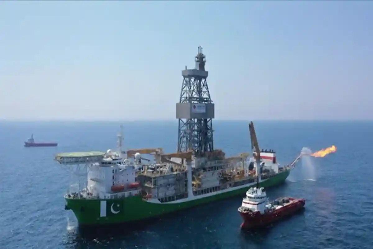 پاکستان میں 20 سال بعد سمندر میں تیل و گیس کی تلاش کیلئے کامیاب بولیاں