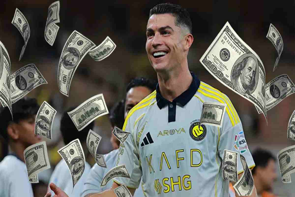 Famous footballer Ronaldo wins another award, becomes the world's first billionaire footballer