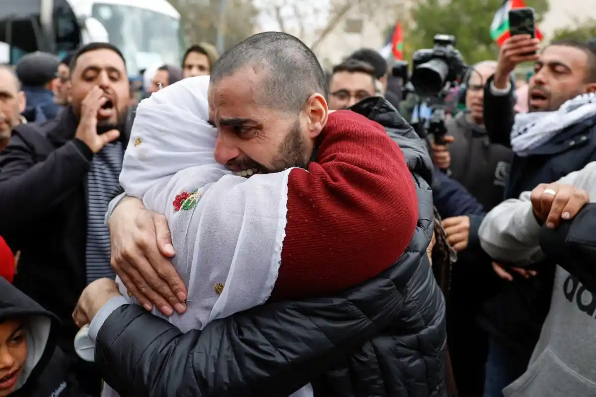 غزہ معاہدہ: 20 اسرائیلی یرغمالیوں کے بدلے 2 ہزار فلسطینی قیدیوں کی رہائی متوقع