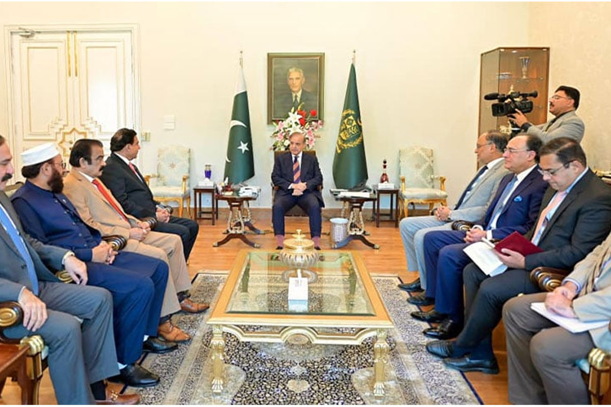 وزیرِ اعظم شہباز شریف سے حکومتی مذاکراتی کمیٹی کی ملاقات