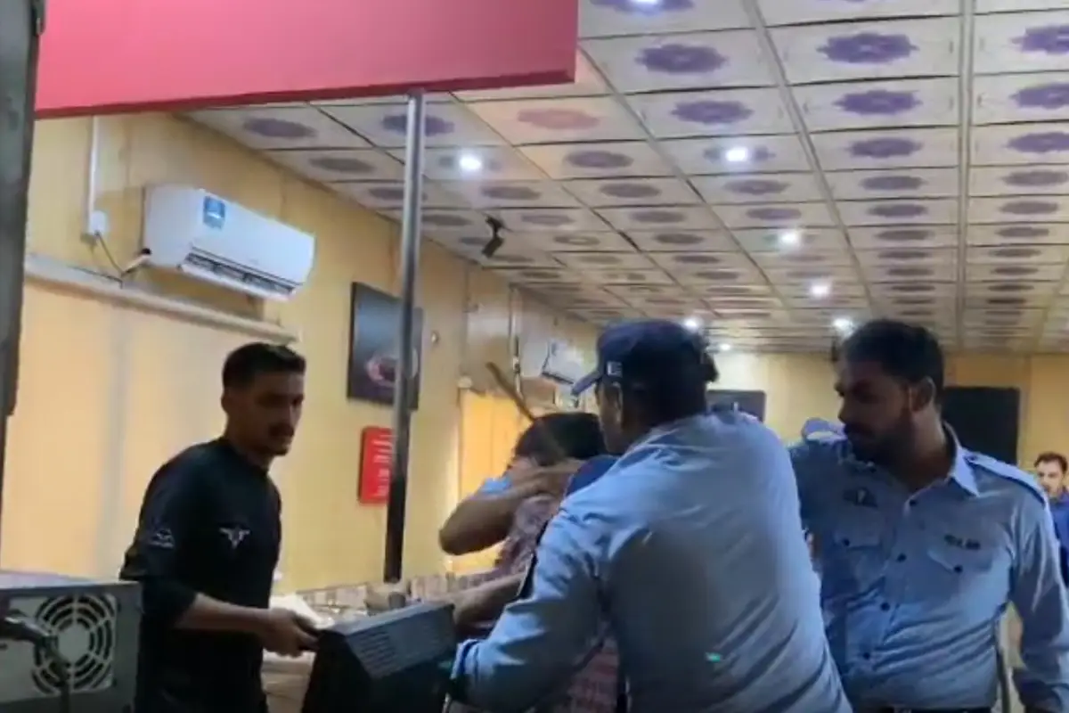 اسلام آباد پولیس کی پریس کلب میں گھس کر توڑ پھوڑ! صحافیوں پر بدترین تشدد