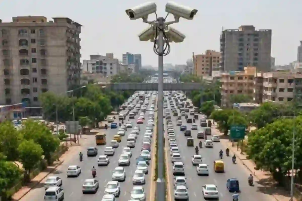 کراچی: شہریوں نے ای چالان سے بچنے کا نیا حیرت انگیز طریقہ ڈھونڈ لیا