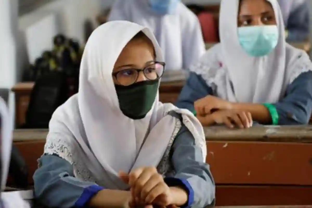 انٹر میں داخلہ لینے والے طلبہ