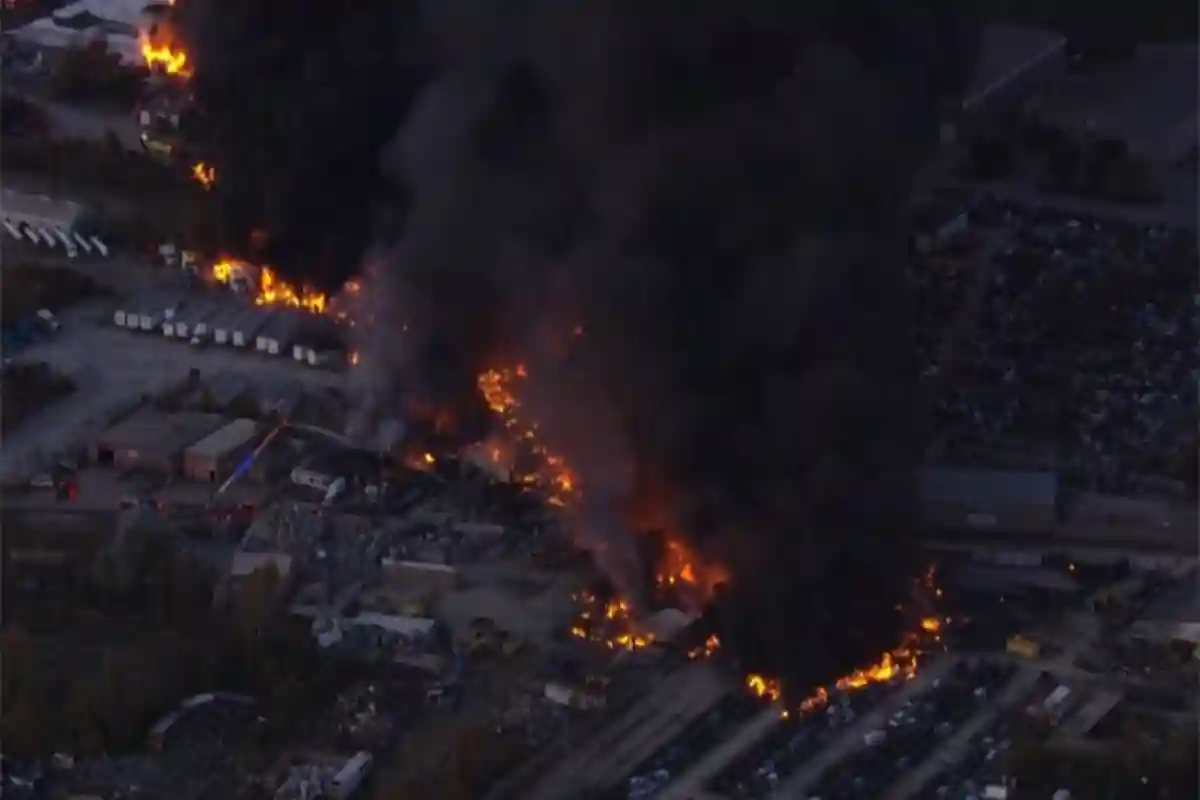 امریکی ریاست کینٹکی میں کارگو طیارہ گر کر تباہ؛ متعدد افراد زخمی