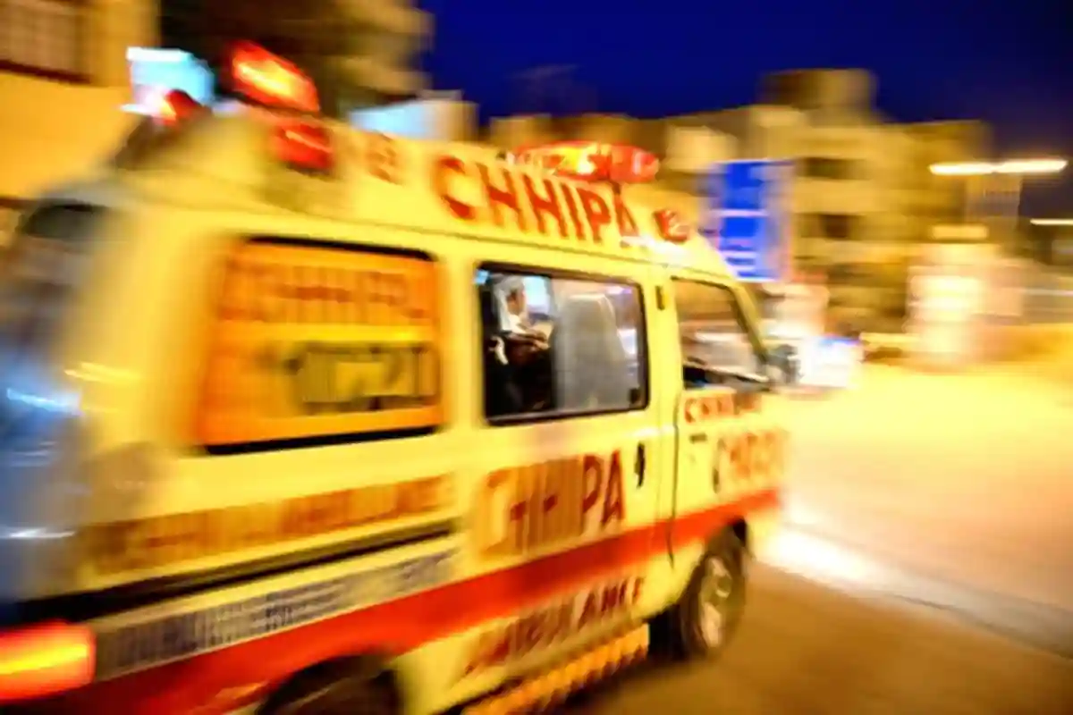 کراچی میں ٹریلر کا خونی کھیل جاری؛ ایک اور نوجوان کی جان لے لی