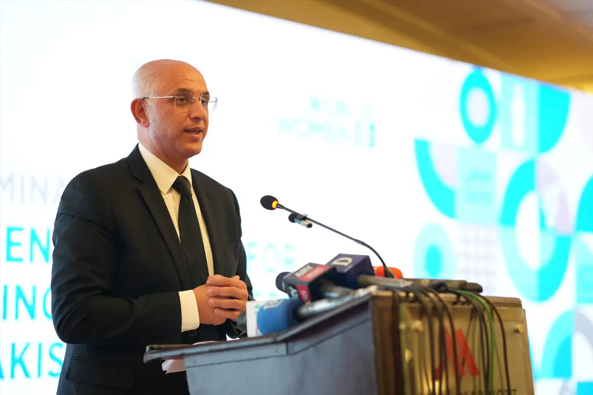 جب توہین عدالت کا نوٹس کروں گا تو اسی وقت ہتھکڑی لگا کر جیل بھیج دوں گا، جسٹس محسن