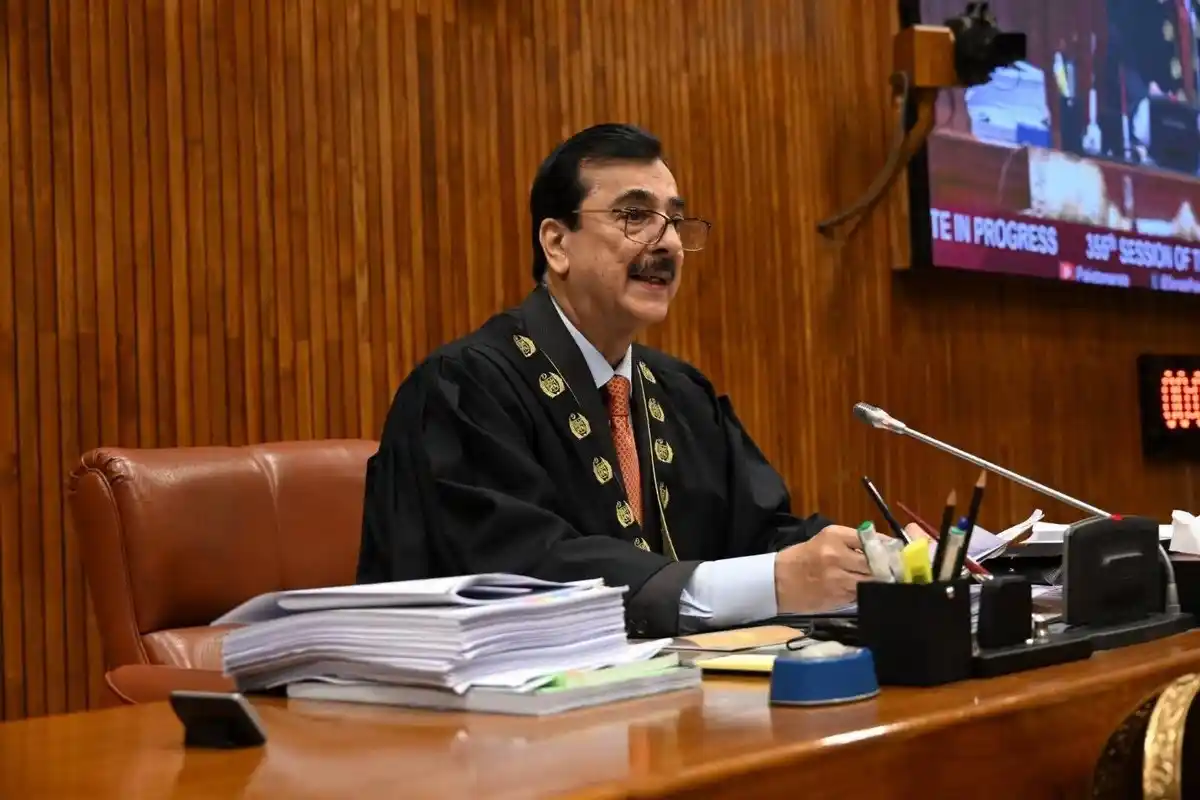 سینیٹ سے 27 ویں ترمیم نئی ترامیم کے ساتھ منظور