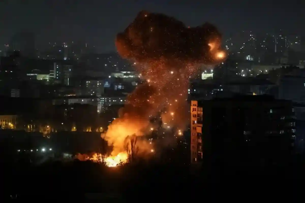 روس کی جانب سے یوکرین پر ڈرون اور میزائل حملے؛ 8 شہری ہلاک، توانائی کے منصوبے تباہ