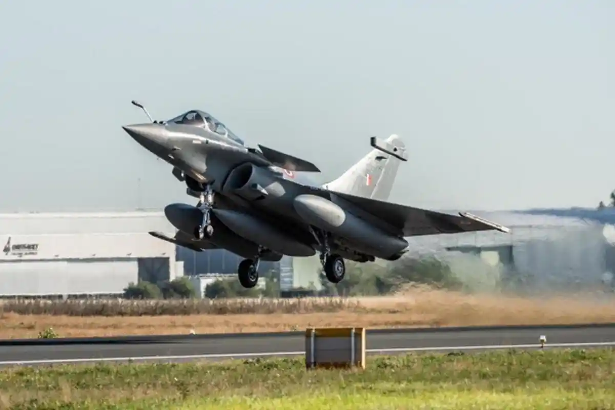 فرانس کے کمانڈر نے بھی پاک فضائیہ کی جانب سے بھارتی رافیل گرانے کی تصدیق کر دی