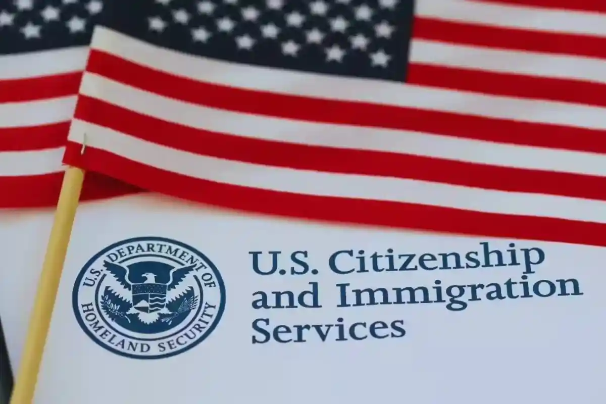 امریکا نے افغان ویزا درخواستیں غیر معینہ مدت کے لیے معطل کر دیں