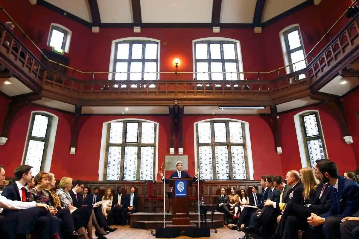 آکسفورڈ یونین میں ہونے والے حالیہ مباحثے میں پاکستان نے بھارت کے موقف کو شکست دیدی