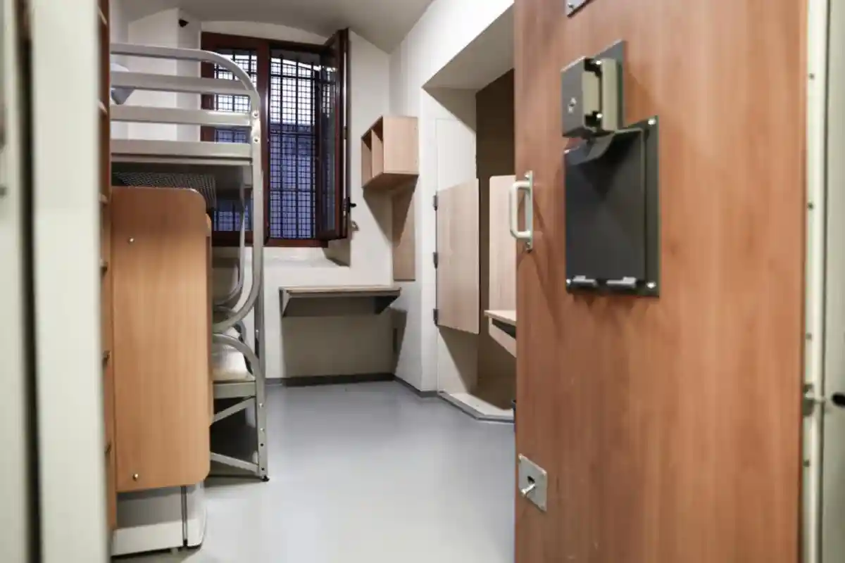 فرانس کی ایک جیل سے 2 قیدی انتہائی چالاکی کے ساتھ فرار، حکام پریشان