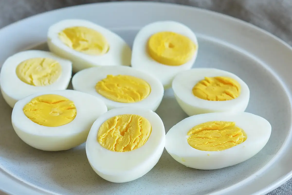 ہفتے میں کتنے انڈے کھانے سے موت کا خطرہ کم ہوجاتا ہے؟ نئی تحقیق سامنے آگئی