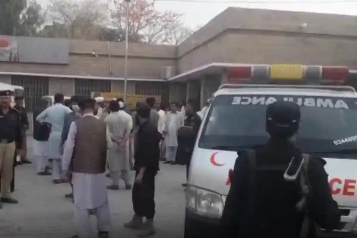 ڈی آئی خان؛ پولیس موبائل پر بم دھماکا، 3 اہلکار شہید