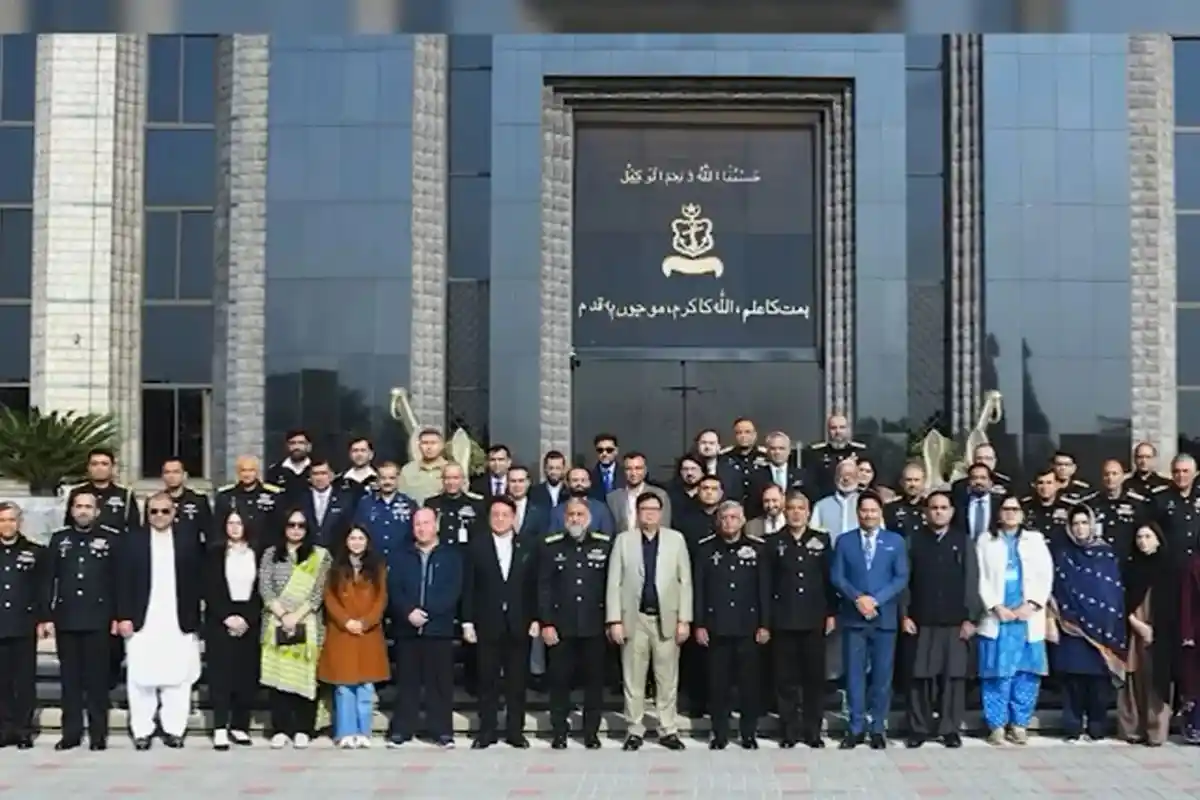 8 ویں میری ٹائم سیکیورٹی ورکشاپ کے شرکاء کا نیول ہیڈکوارٹر کا دورہ، چیف آف نیول اسٹاف سے ملاقات