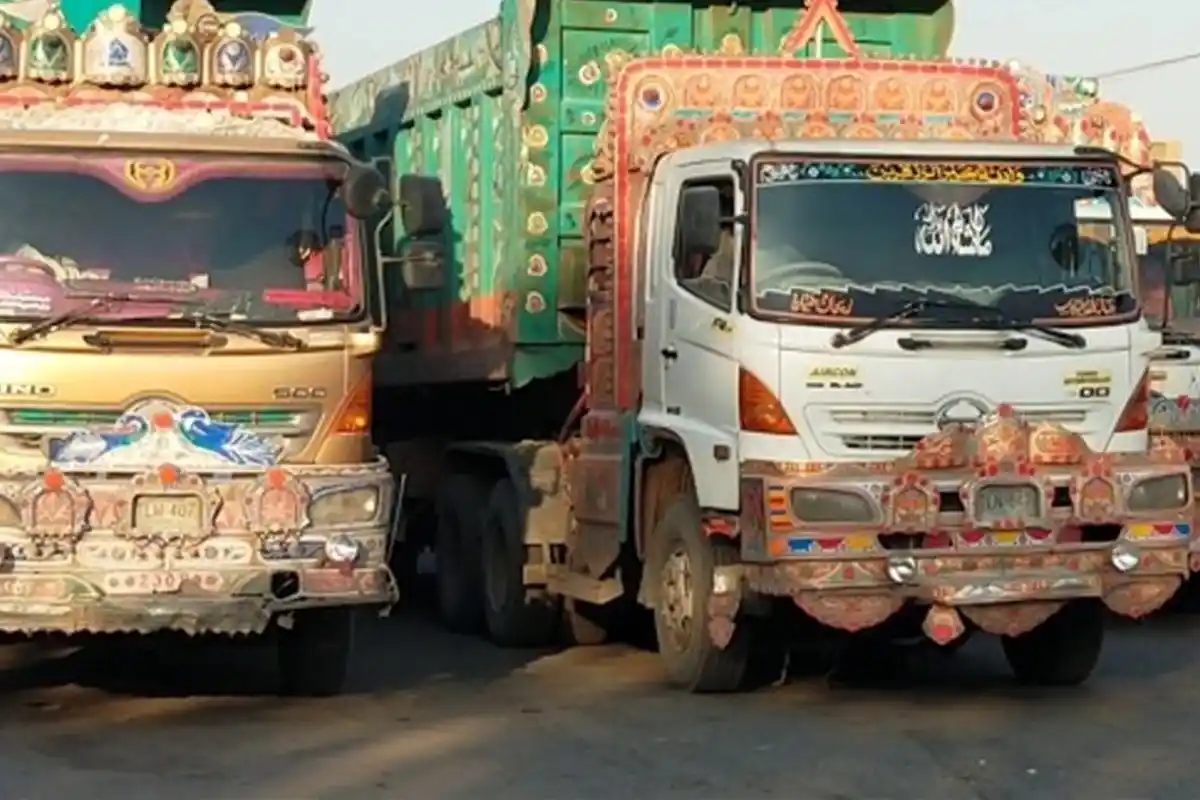 کراچی میں دن کے وقت ہیوی ٹریفک پر پابندی عائد