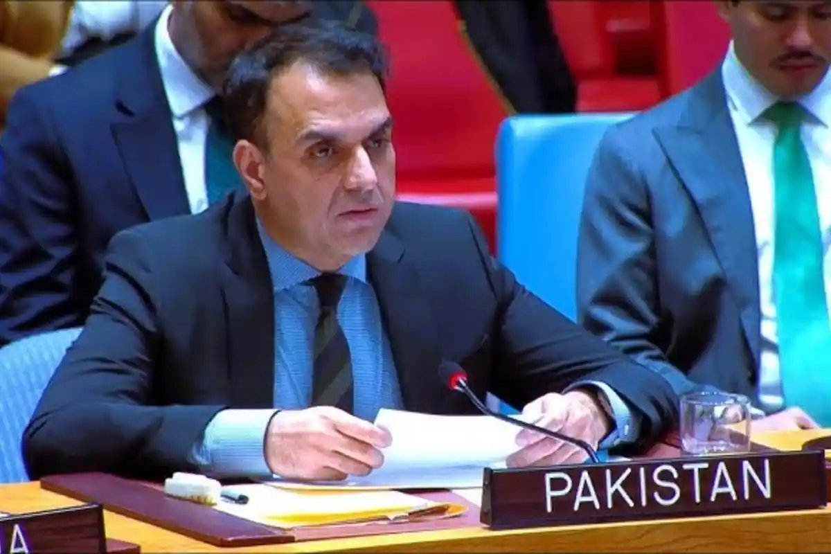 ایران کے جوہری پروگرام کا حل صرف مذاکرات کے ذریعے ممکن ہے، پاکستان