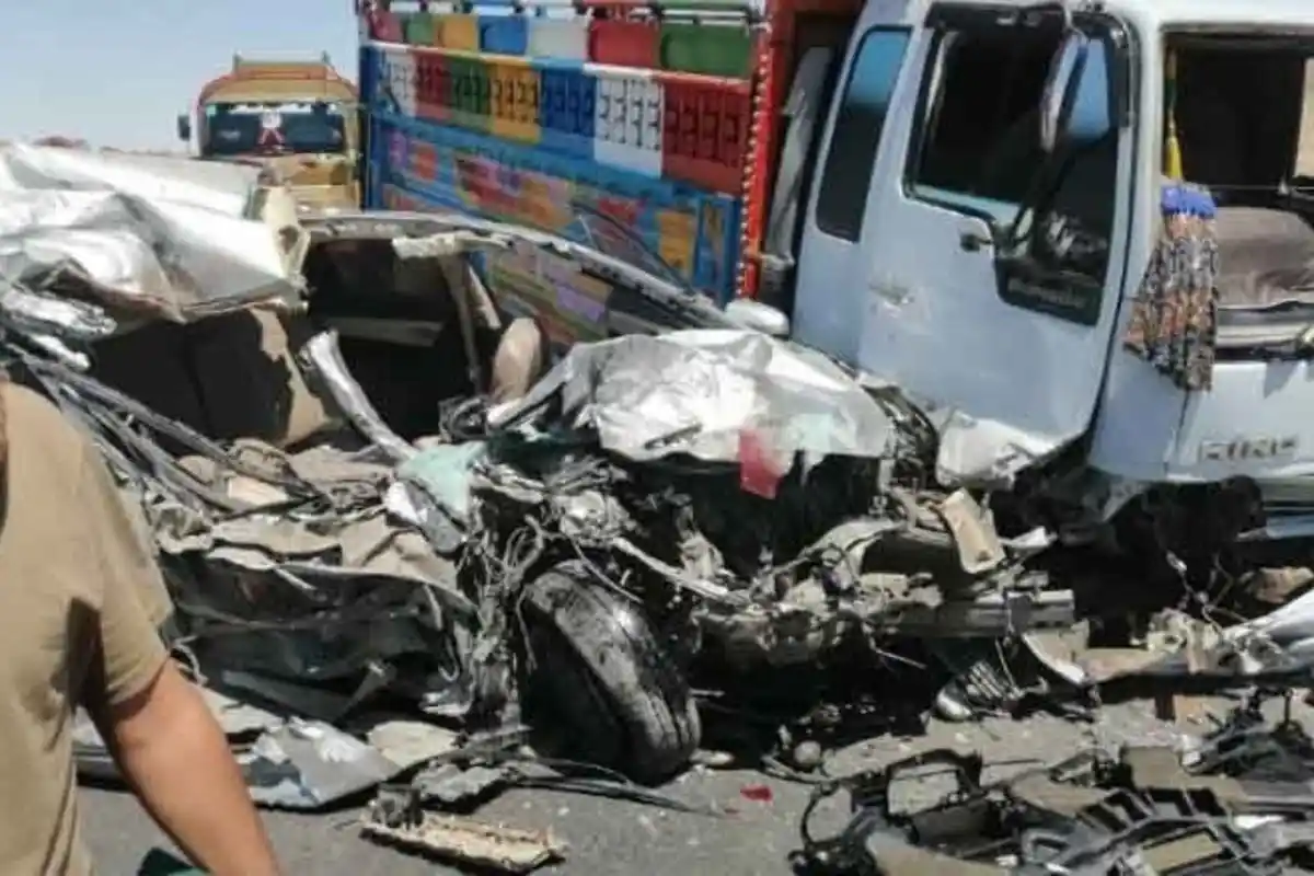 ایک اور سال، ایک اور درد: کراچی کی سڑکیں جان لیوا ثابت؛ 2025 میں کتنے خاندانوں نے اپنے پیاروں کو کھویا؟ تعداد سامنے آگئی