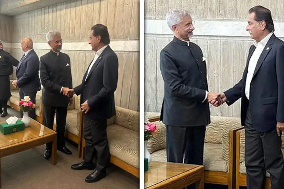 اسپیکر قومی اسمبلی ایاز صادق سے بھارتی وزیرخارجہ جے شنکر کی ملاقات، مصافحہ بھی کیا