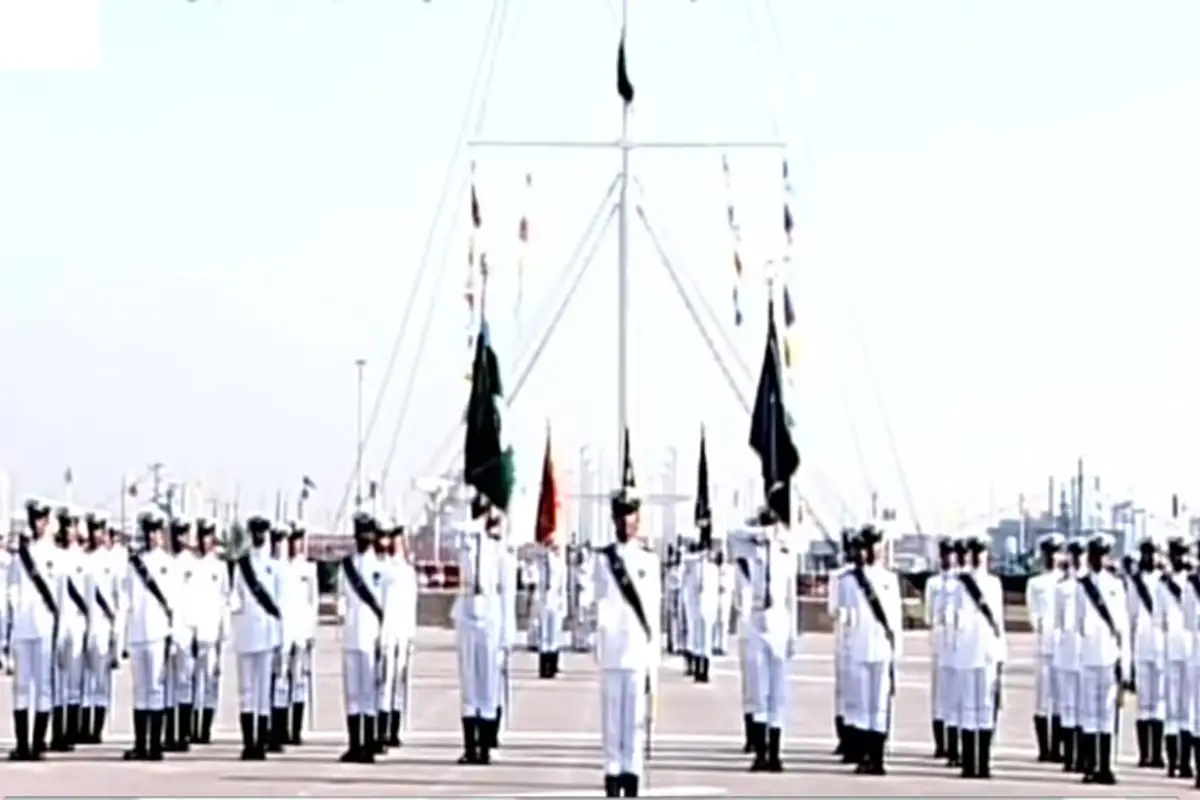 پاکستان نیول اکیڈمی میں 124 ویں مڈشپ مین اور 32 ویں کمیشن کورس کی پاسنگ آؤٹ پریڈ