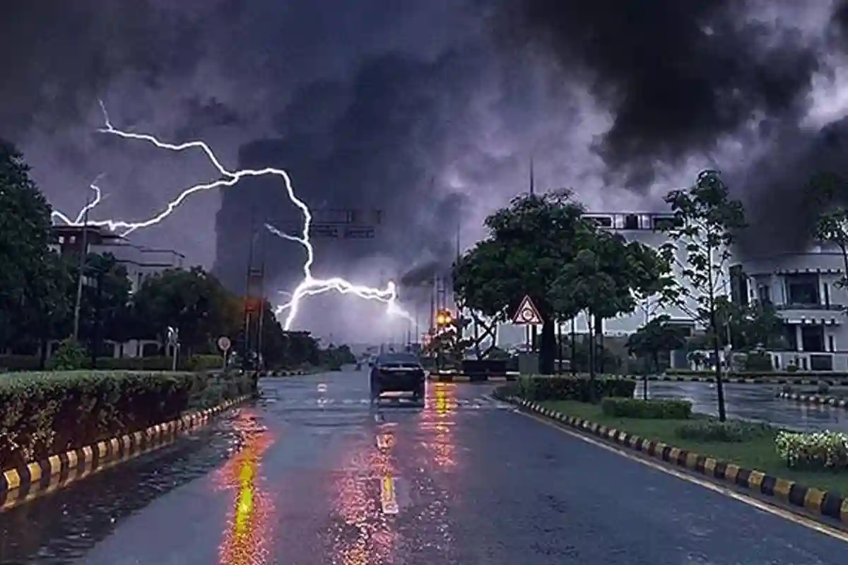 کراچی میں گرج چمک کے ساتھ بارشیں کب ہونگی؟ محکمہ موسمیات کی بڑی پیشگوئی