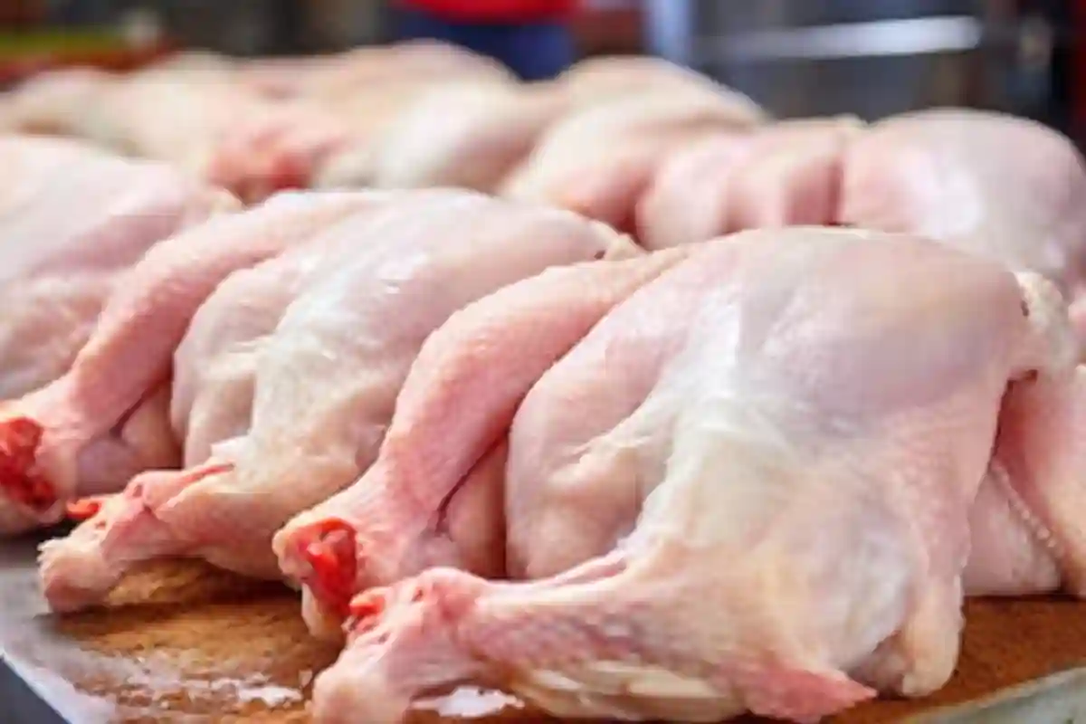 چکن کھانے کے شوقین افراد ہوجائیں ہوشیار!!! نئی تحقیق نے خطرے کی گھنٹی بجادی