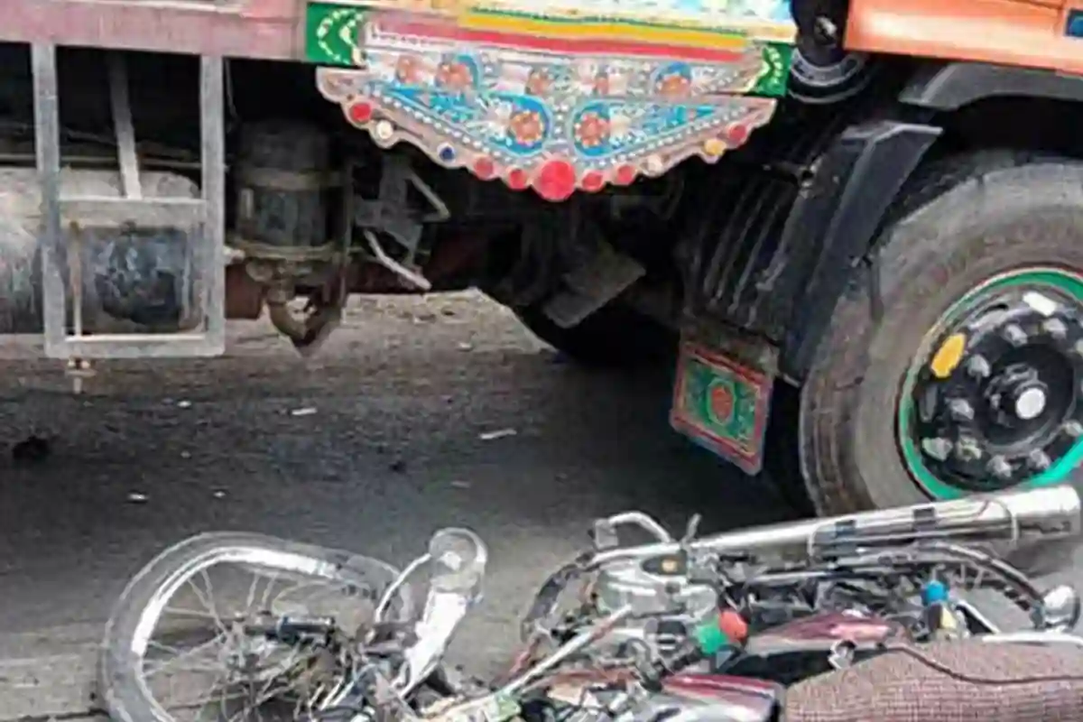 کراچی؛ ٹریلر کی ٹکر سے 2 سالہ بچہ جاں بحق