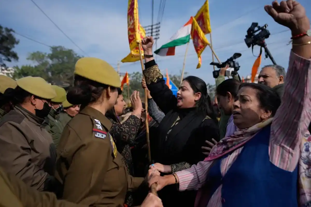 کشمیری مسلمان طلباء کی قابلیت ان کا جرم بنا دی گئی