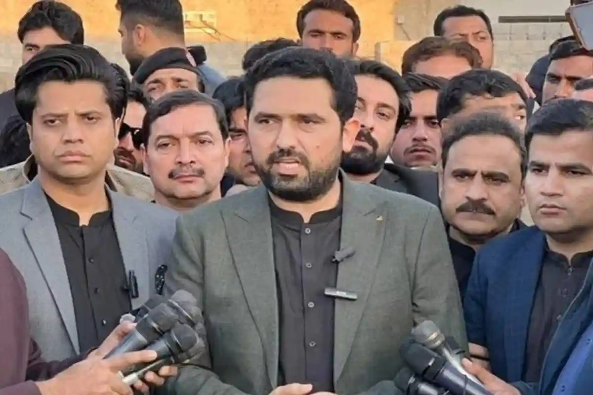 اسٹیبلشمنٹ کے ساتھ بات چیت اور  تعلقات بہتر کرنے کے لیے تیار ہیں، وزیراعلیٰ کے پی