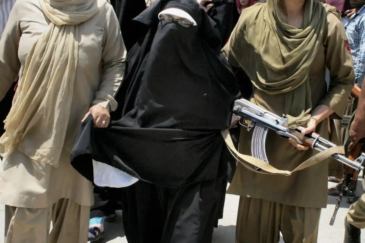 کٹھ پتلی بھارتی عدالت نےحریت رہنما آسیہ اندرابی کو مجرم قرار دیدیا