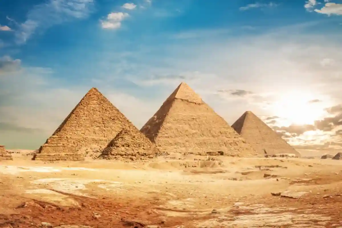 اہرامِ مصر کی تعمیر کا صدیوں پرانا راز جدید تحقیق سے بے نقاب ہوگیا