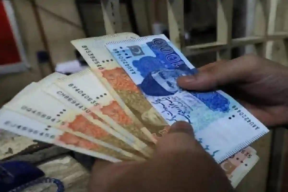 سیونگ اکاؤنٹس میں کتنی رقم پر زکوٰۃ کٹے گی؟ رواں سال کا نصاب جاری