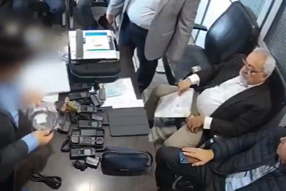 ڈچ سفارتکار ایران میں سیٹلائٹ آلات کے ساتھ گرفتار: روسی میڈیا