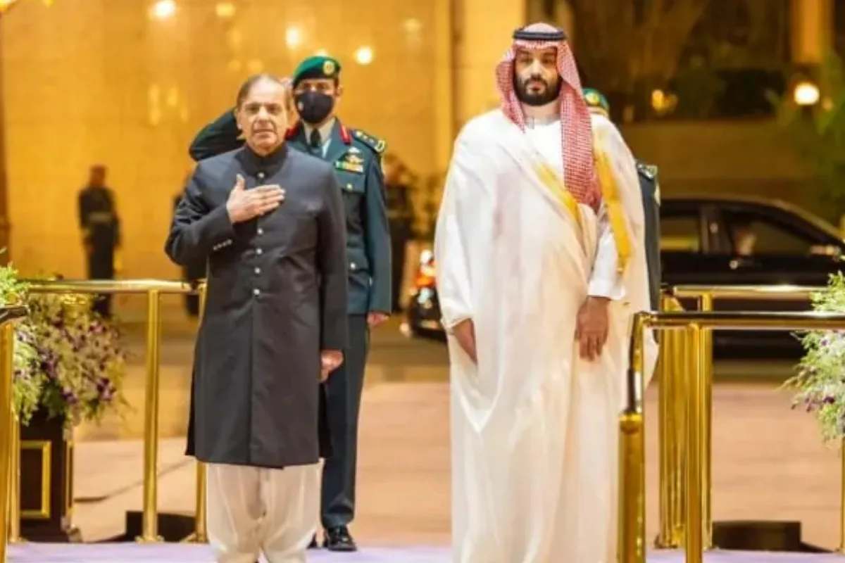 وزیراعظم کا سعودی ولی عہد سے ٹیلیفونک رابطہ، ایران پر اسرائیلی حملے سے کشیدگی اور بعض خلیجی ممالک پر حملوں کی شدید مذمت