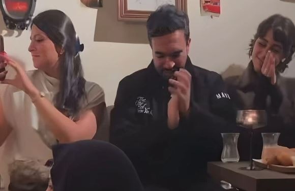 ظہران ممدانی کی اہلیہ کے ہمراہ قوالی محفل میں شرکت، ویڈیو وائرل