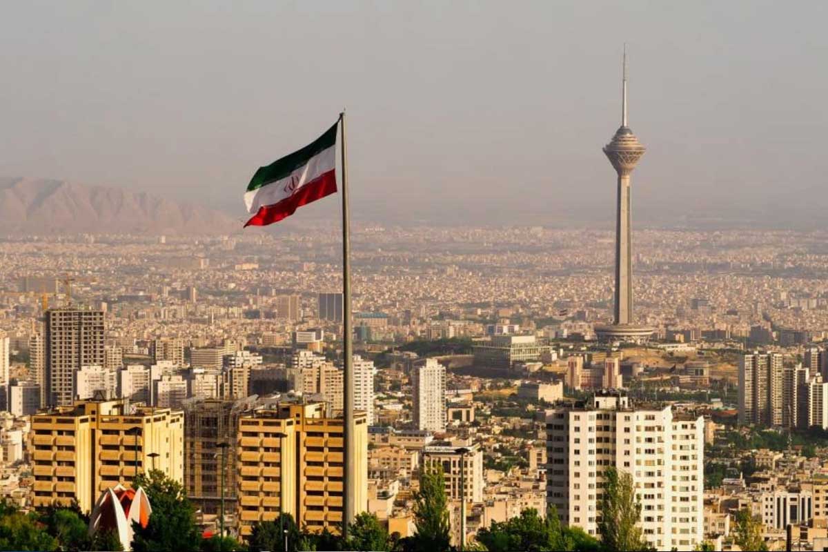 امریکی شہریوں کو فوری ایران چھوڑنے کی ہدایت، کیا کسی سخت اقدام کی تیاری؟