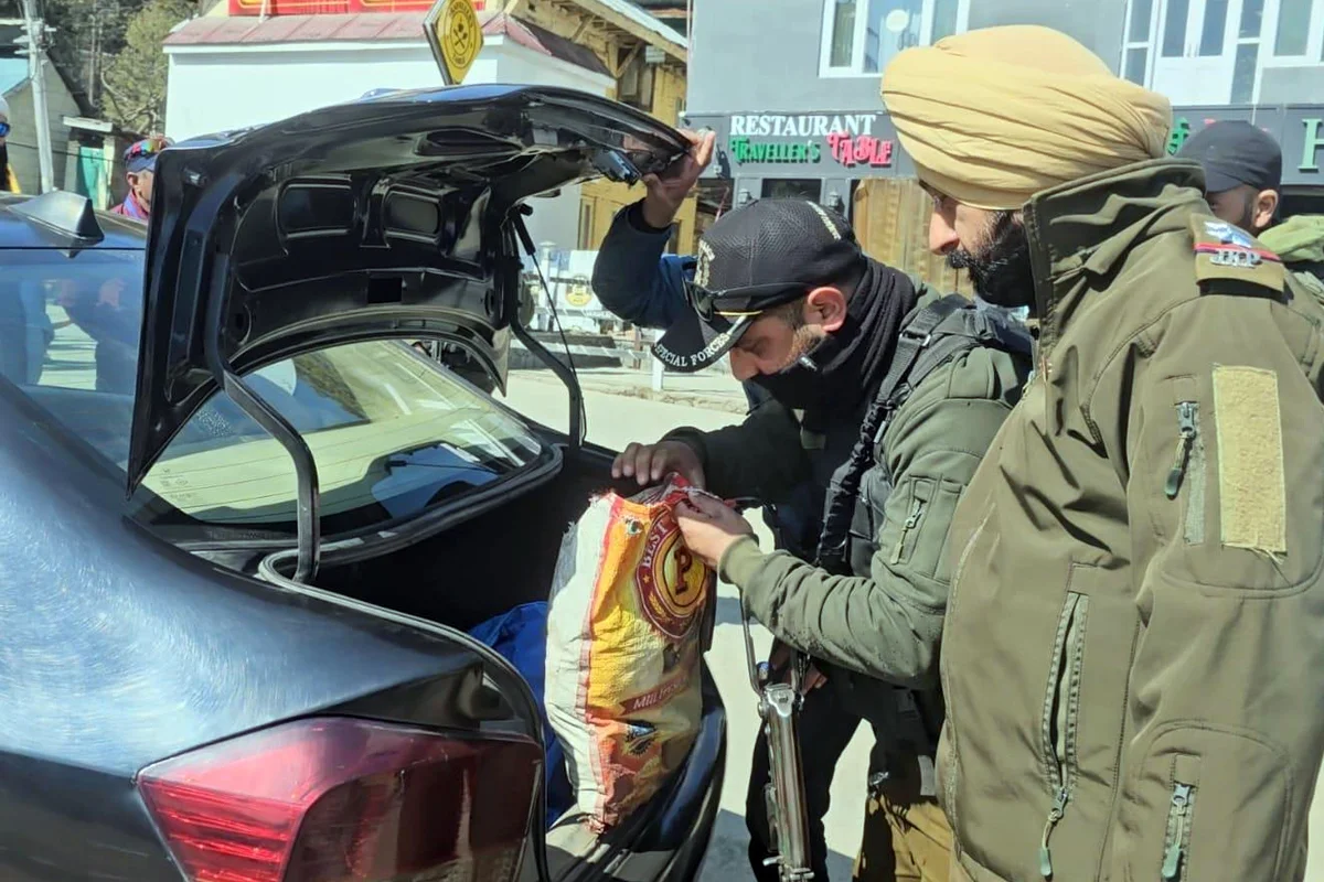 مودی حکومت نے مقبوضہ کشمیر میں مزید 43 فوجی چوکیاں قائم کردیں