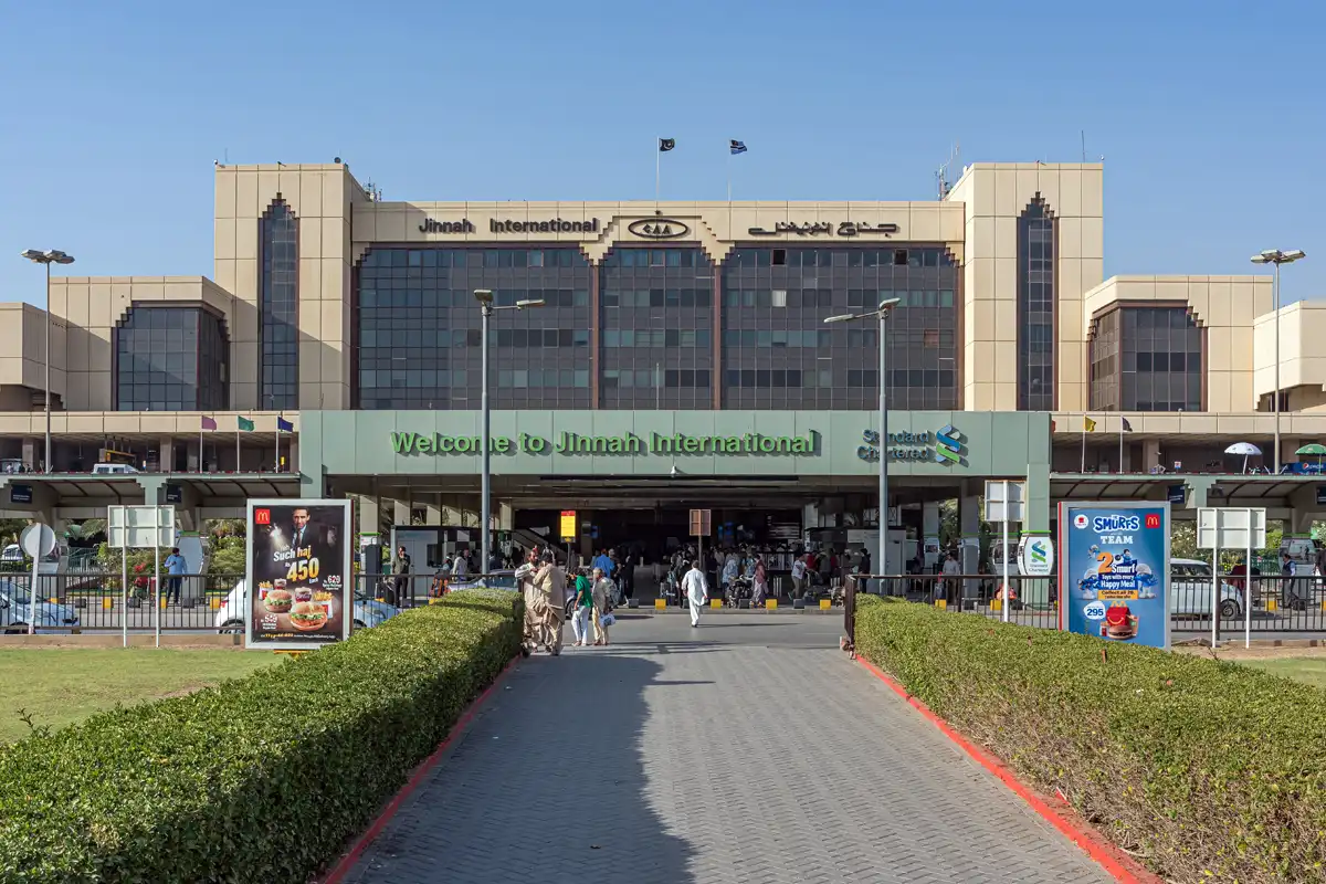 سعودی عرب سے بے دخل خاتون کراچی پہنچتے ہی گرفتار