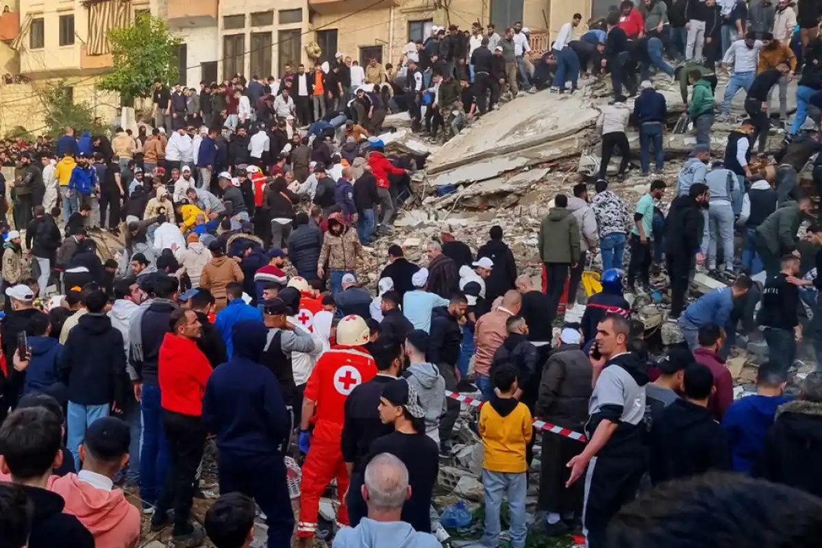 لبنان میں دو عمارتیں زمین بوس، نو افراد جاں بحق