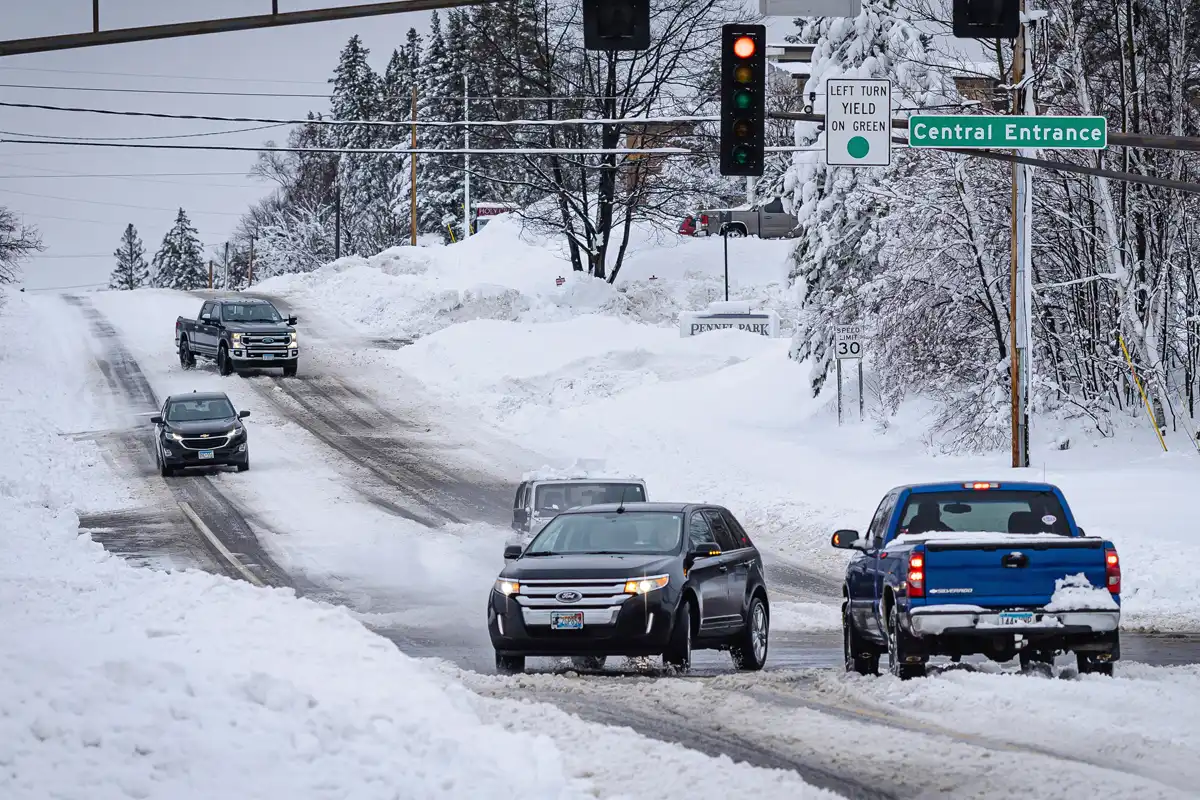 امریکا میں صدی کا بدترین برفانی طوفان، نیویارک اور واشنگٹن مفلوج، ہزاروں پروازیں منسوخ