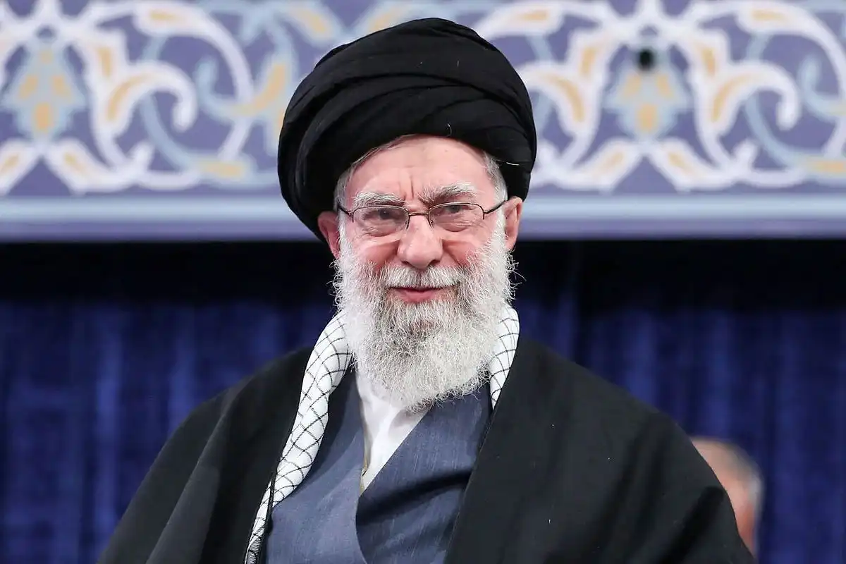 47 برس بعد بھی امریکہ اسلامی جمہوریہ کا خاتمہ نہ کر سکا اور نہ کبھی کر سکے گا : رہبر اعلیٰ