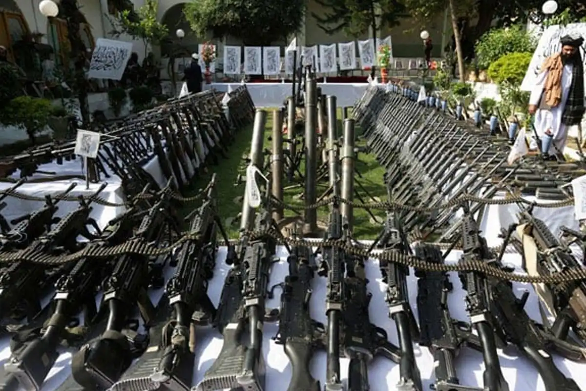 افغانستان میں چھوڑا گیا امریکی اسلحہ پاکستان میں دہشتگردی کے لیے استعمال ہو رہا ہے، سی این این کی رپورٹ