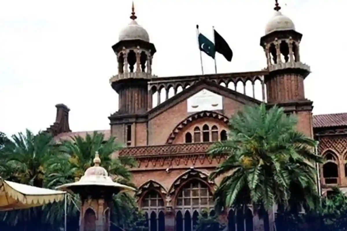 پیٹرولیم مصنوعات کی قیمتوں میں تاریخی اضافے کے بعد عدالت سے بڑی خبر آگئی