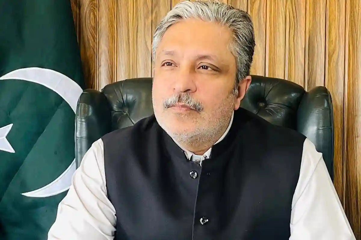 پیٹرولیم مصنوعات مہنگی کرنا مجبوری تھی، حالات بہتر ہوئے تو قیمتیں کم ہو جائیں گی، اختیار ولی خان