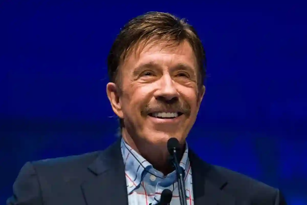 ہالی ووڈ کے معروف اداکار چک نورس انتقال کر گئے