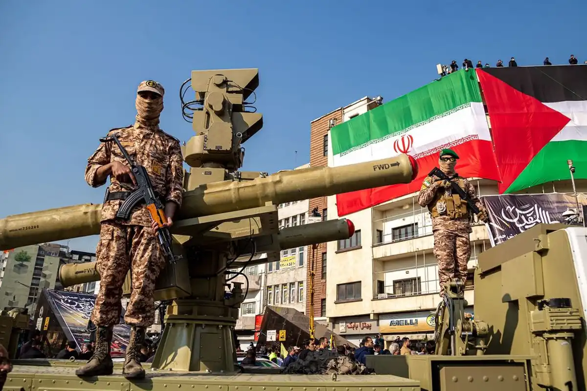 تیل تنصیبات پر حملے جاری رہے تو جواب اسی نوعیت کا ہوگا، پاسداران انقلاب