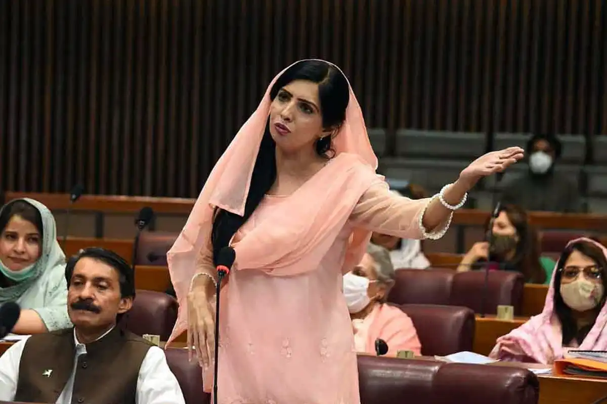 عالیہ حمزہ لاہور سے گرفتار، نامعلوم مقام پر منتقل