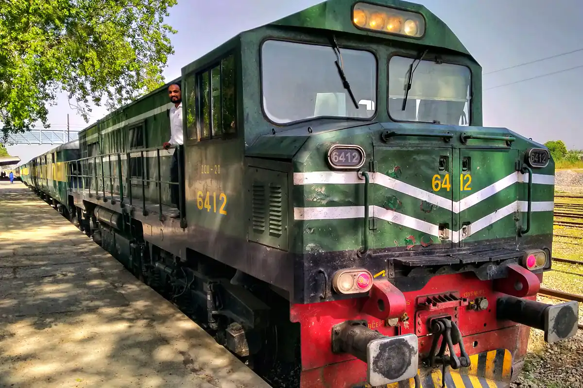 شکارپور میں جعفر ایکسپریس کو تباہ کرنے کی کوشش ناکام