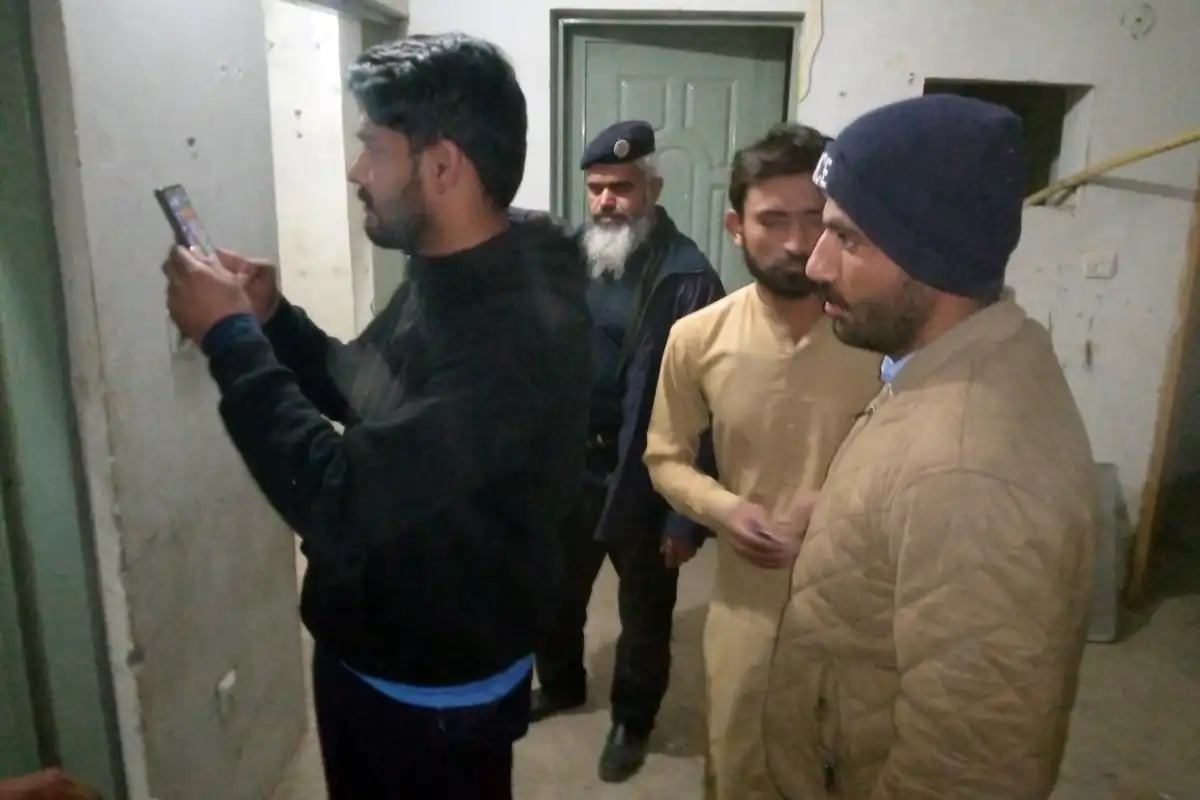 اسلام آباد اور پنجاب کے مختلف شہروں سے درجنوں غیر قانونی مقیم افغان باشندے زیر حراست