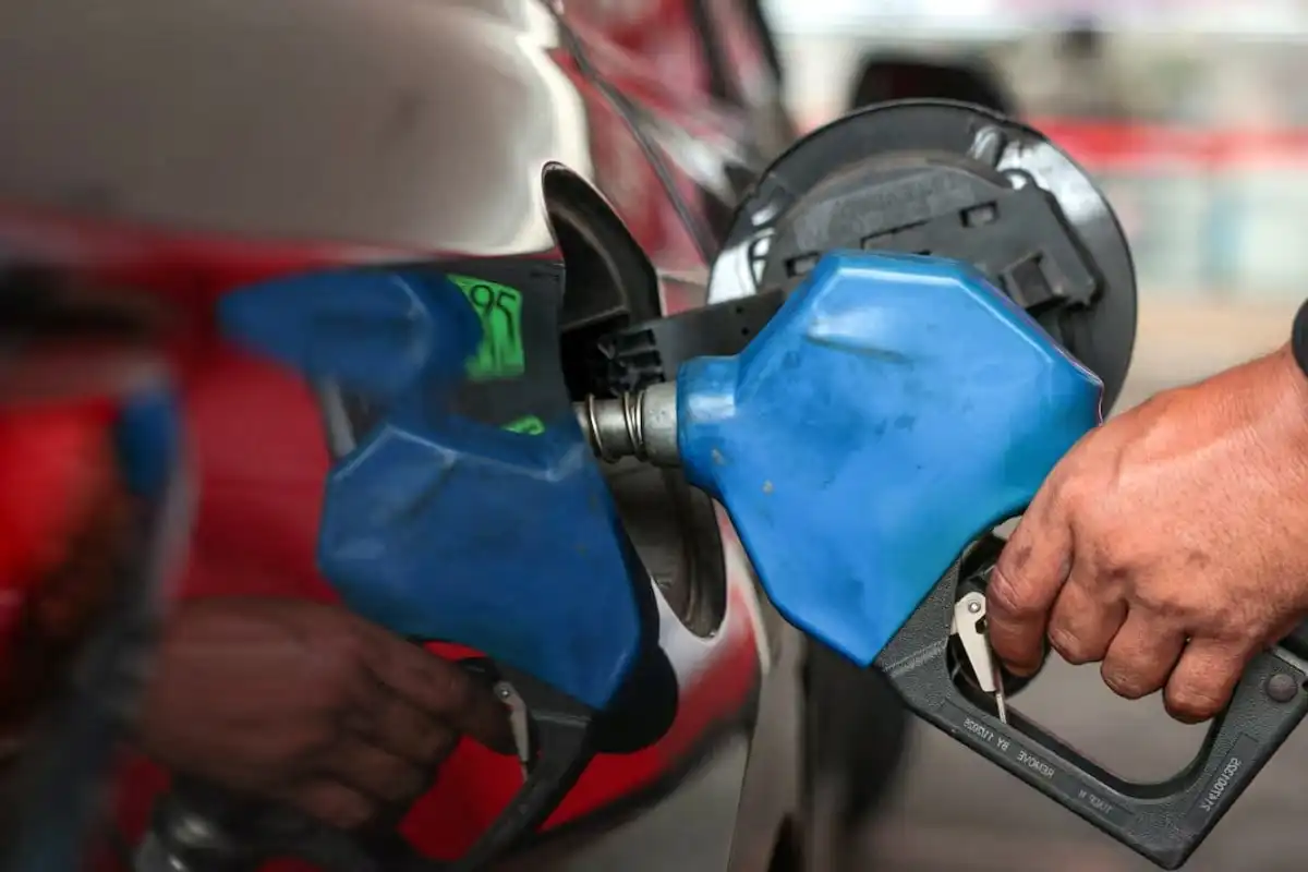 سرکاری گاڑیوں میں ہائی اوکٹین کے استعمال پر فوری پابندی